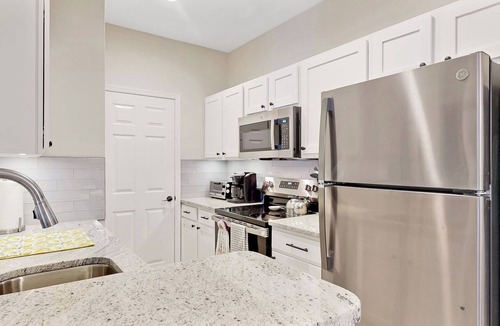 Lewes Condo | SEA GLASS AT BAY CROSSING - 2BR, 2BA - SLEEPS 6 - Dog Friendly