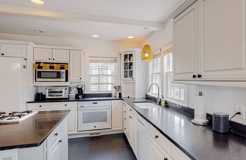 West of Town House | Sea Glass Hideaway | House on Nantucket within walking distance to town & ferry