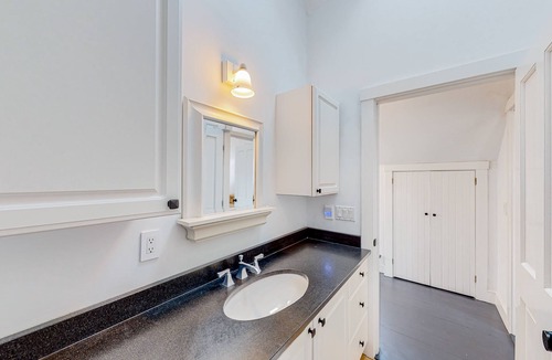 West of Town House | Sea Glass Hideaway | House on Nantucket within walking distance to town & ferry