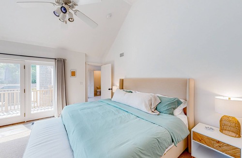West of Town House | Sea Glass Hideaway | House on Nantucket within walking distance to town & ferry