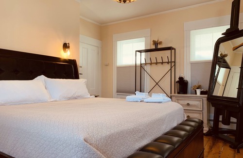Hyannis Bed & Breakfast | Sea Street Inn