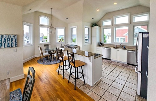 Buck Island House | "Sea'z a Dream" - 6 En Suites, Elevator, Pets Ok, Buck Island! 10% off weeks of 8/16 and 8/23