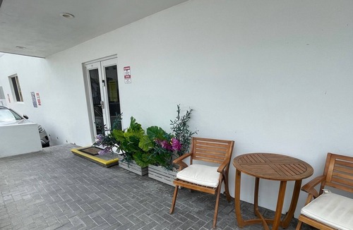 Hollywood Apartment | Seabreeze Studio #6 - 4 Guests - Steps to Beach