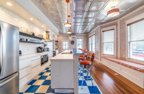Sea Cottage Addition House | Seagrass Townhouse, Steps to Beach & Downtown
