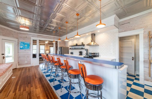 Sea Cottage Addition House | Seagrass Townhouse, Steps to Beach & Downtown