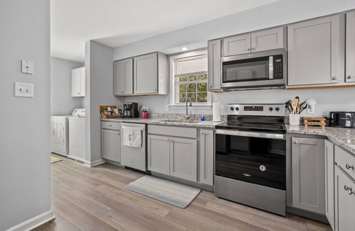 Captain's Cove House | Seahorse Cove | Renovated Coastal Retreat, Screened Porch, Resort Amenities + Pet Friendly