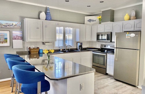 Country Club Estates House | SeaLaVie - In town, Great Porch, WALK to Beach, 3 night stays available!