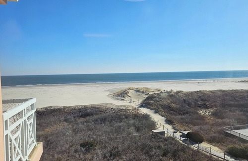 Diamond Beach Condo | Seapointe Village South Beach oceanfront 3-bed condo in Wildwood Crest
