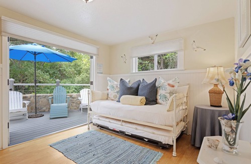 Montecito House | Seashell Cottage - Charming Hideaway at the Beach