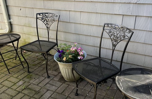 Swampscott Apartment | Seaside community walk to beaches and restaurants.