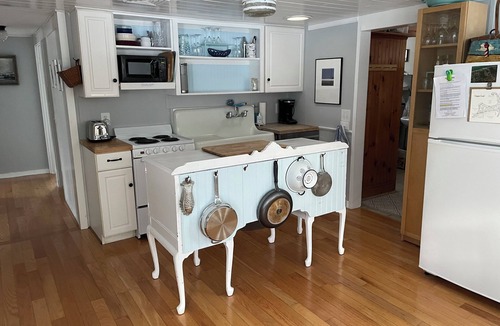 Brewster House | Seaside Cottage - Cape Cod