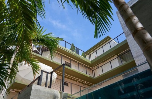 South Pointe House | Seaside Fun! 3 Accommodations, Pool Onsite, Near South Pointe Park Beach