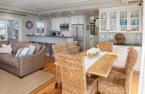 Newbury House | Seaside Sanctuary with Stunning Views - 3-Min Walk to the Beach!