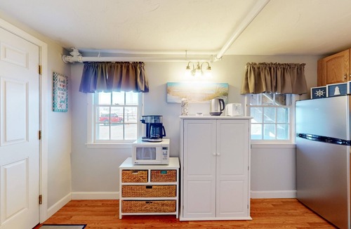 South Dennis Apartment | Seaside Serenity: Cozy retreat at Marina Bay condo complex in West Dennis