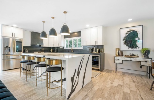Central Corals House | Seasonal Private Oasis in Beautiful Neighborhood w/Private Pool