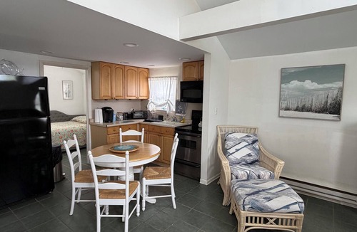 Beach Haven Apartment | Seasonal rental- pet friendly 2 bedroom apt in Beach Haven - AC & washer/dryer