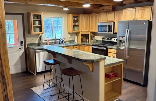 Kila House | Secluded 3 bed house in Kila with flowing creek, hot tub, with plenty of parking