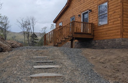 Wells Cabin | Secluded Adirondack Cabin w/ Hot Tub & Mountain Views 3BR