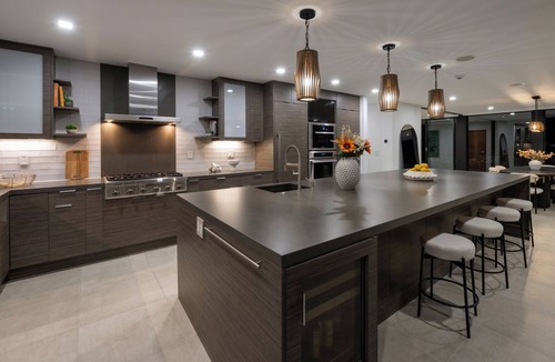 Beverly Glen House | Secluded and Spacious 5-bedroom house in Beverly Hills with sparkling pool