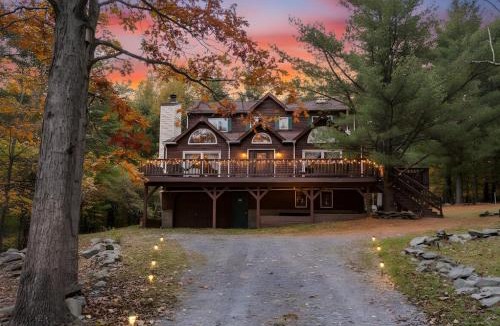 Acra House | Secluded Catskills Cabin , Cozy and Private