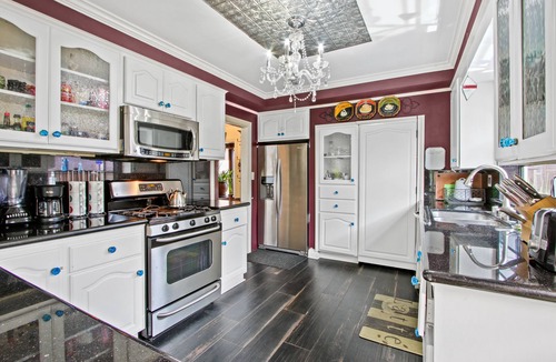 Los Angeles House | Secluded pool and spa in your private Oasis, 5 min to Beach/Lax.