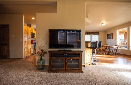 Olney House | Secluded ranch house on 9 acres near Whitefish, MT