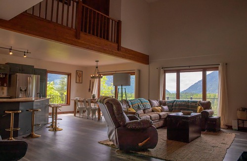 Martin City House | Secluded River Retreat 8 minutes from West Entrance to Glacier National Park.