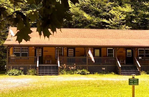 Mingo Cabin | Secluded Wooden Cabin Next to Fantastic Hiking Trails in Monterville, West Virginia