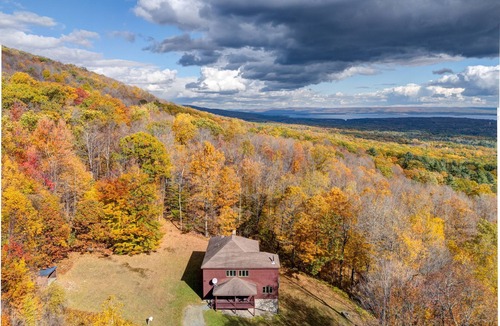Gloversville House | Secluded Woodland Retreat | Sleeps Large Groups