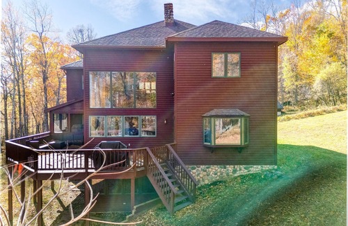 Gloversville House | Secluded Woodland Retreat | Sleeps Large Groups