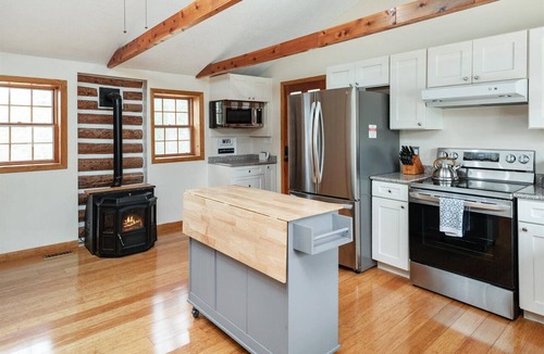 Lusby House | Secluded Woodland Waterfront Retreat