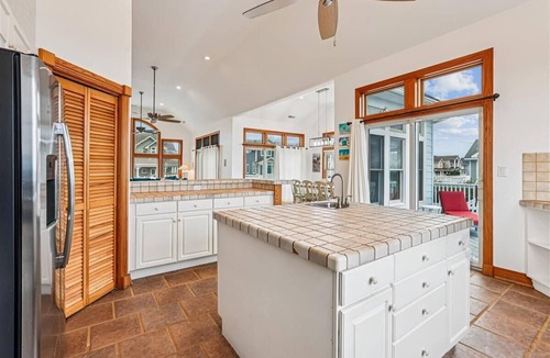 Pine Island House | Semi-Oceanfront, Close to Beach, Private Pool, Poolside Bar, Theatr Rm- PI226, Sea Bright