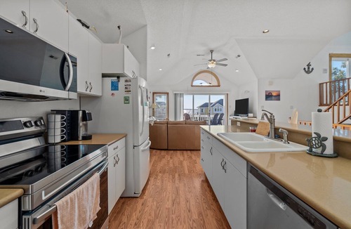 Monteray Shores House | Semi-sound front, private pool- optional heat, hot tub, corn-hole court, views