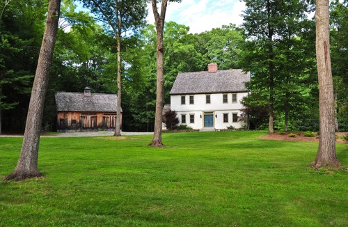 Roxbury House | "SENTRY HILL" Best Town 1.5 hrs NYC PoshPadsCT Mint 6BR, Heated Pool, Bike, BBQ