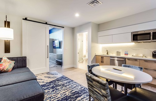 Ojus Hotel | SERENA Hotel Aventura Miami, Tapestry Collection by Hilton
