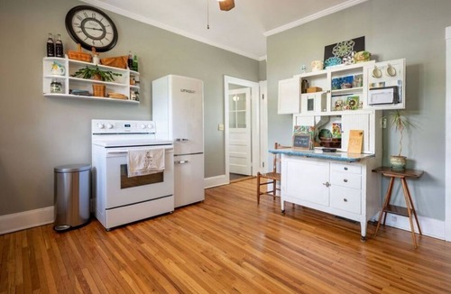 Madison House | Serene 4-bedroom farmhouse 10mins from local wineries