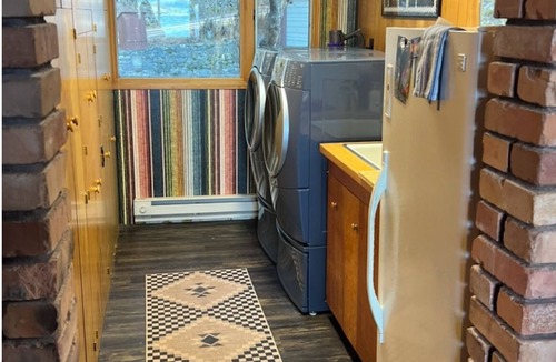 Big Arm Cabin | Serene 5-bedroom cabin in Big Arm perfect for your getaway