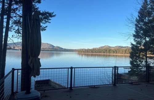 Big Arm Cabin | Serene 5-bedroom cabin in Big Arm perfect for your getaway