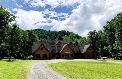 Mingo House | Serene Room Rental Perfect for a Tranquil Escape in West Virginia