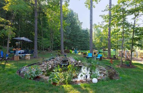 Charlottesville House | Serene Wooded Retreat w/Patios in Charlottesville