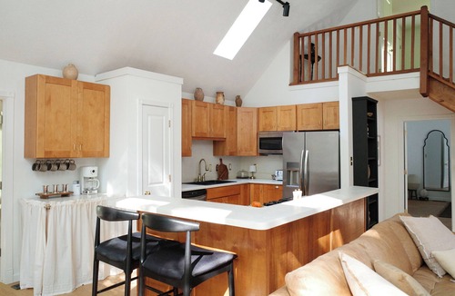 Walkerton House | Serene Woodland Wellness Retreat with Sauna, Cold Plunge & Hot Tub