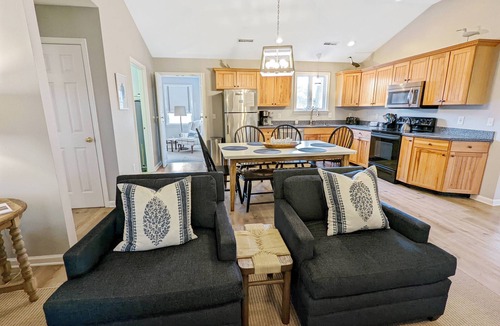 Deep Hole House | Serenity at Oyster Bay | Screened Porch, Preserve Views + Near Water Access, Firepit