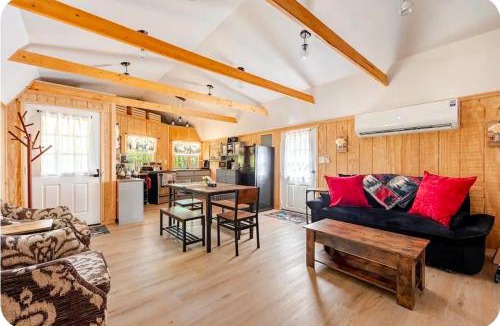 Luray House | Serenity Cabin - Cozy Mountain retreat near Shenandoah National Park