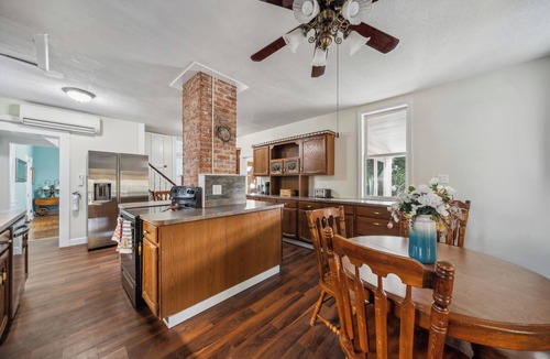 Onancock House | Serenity Manor 1BR Private Historic Home First Flr - Holiday Home