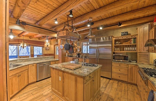 Lewisburg House | 'Serenity on the River' Luxe Lewisburg Cabin!