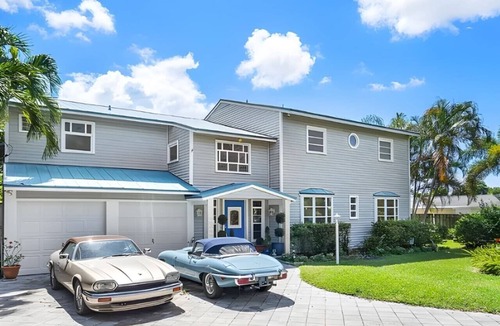 Lake Clarke Shores Villa | Serenity Stays ~ Waterfront, Pickleball, Hot Tb, Cinema, Sauna, Pool