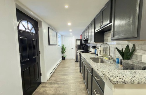 Central-Maverick Square - Paris Street Apartment | Serenity Suite Homes 2BD/1BA near Logan Intl/Metro