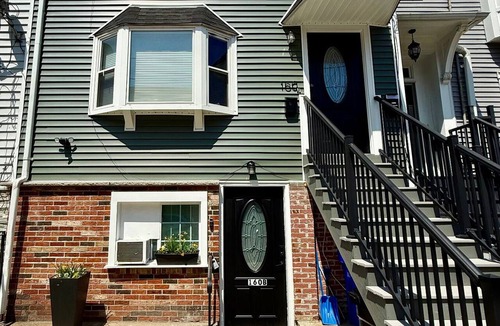 Central-Maverick Square - Paris Street Apartment | Serenity Suite Homes 2BD/1BA near Logan Intl/Metro