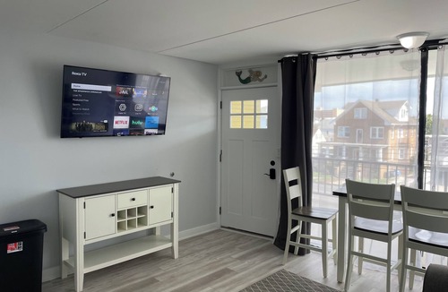 North Wildwood Condo | Settle In the Sun! Fantastic centrally located North Wildwood Condo