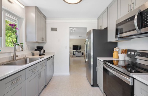 Croissant Park House | Shades of Summer - Perfect retreat 2 bed/2 bath modern coastal charm
